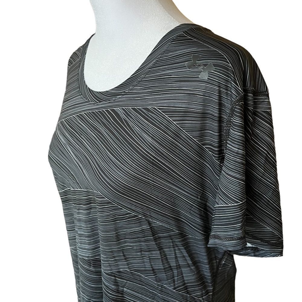 Under Armour top - Picture 3 of 4